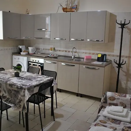 Larosablubarivecchia Apartment
